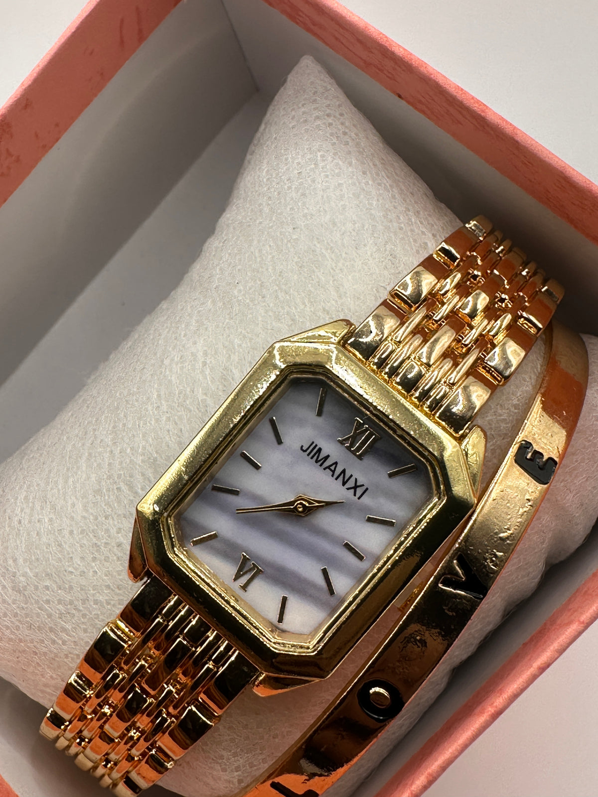 Parure Montre Femme "Élégance Vintage" & Son Bracelet Doré Assorti