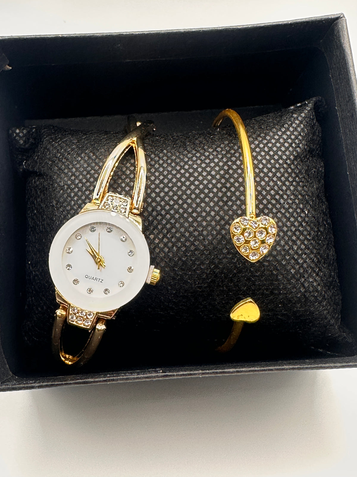 Ensemble Montre et Bracelet Luxe pour Femme - Design Cœur et Cristaux Étincelants
